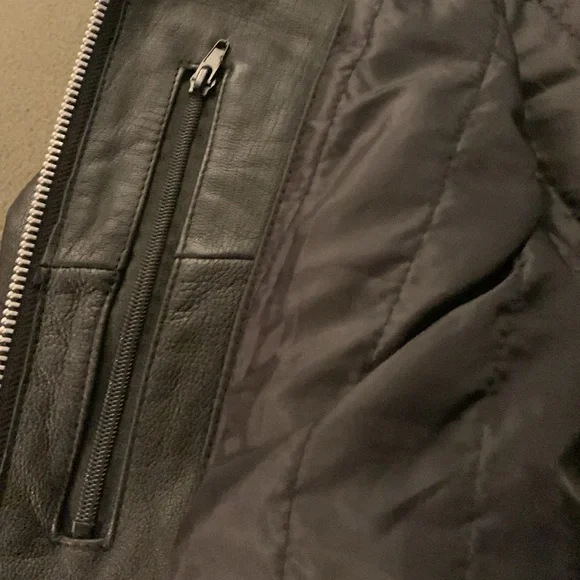 Mossi black leather jacket. Size 14. Armpit to armpit is approx 21 inches - Picture 9 of 13